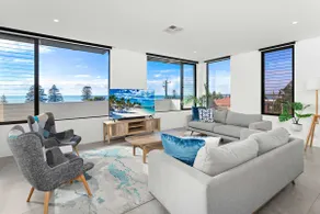 Shellharbour Seaview Luxury Escape - Image 2