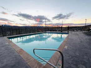 Luxury Black Rock Resort Suite, Unit B - Image 3