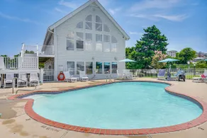 Pools, Boat Ramp & More: Cottage in Virginia Beach - Image 2