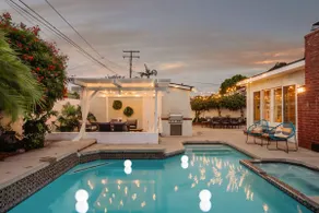 Ocean Court | Heated Pool | Huge Living Area|Games - Image 2