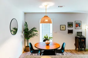Modern Luxury 3BR Home| Clean & Comfortable Stay - Image 4