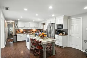 Rock Cottage - Charming Texas Country Retreat - Image 2