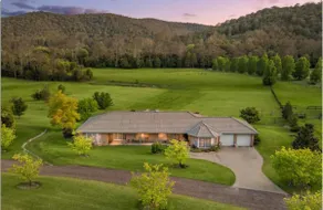 Wyong Creek 4BR Holiday Home | Family Friendly - Image 5