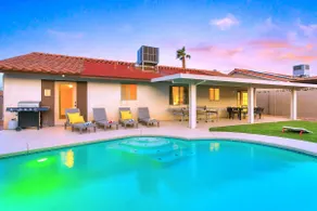 Luxury 4BR Retreat with Pool, Arcade, and Games - Image 4