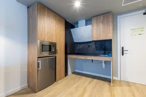 Adapted 1-bedroom apartment - Image 5