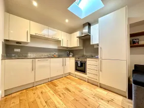 Apartment-Private Bathroom - Image 4