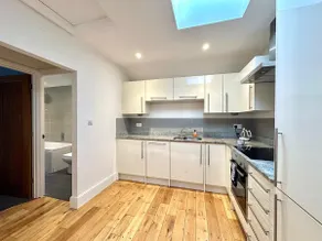 Apartment-Private Bathroom - Image 5
