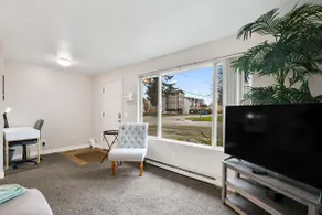 Central Location, Cozy Furnished Apartment #4. - Image 5