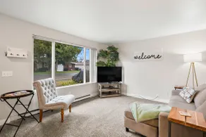 Central Location, Cozy Furnished Apartment #4. - Image 3