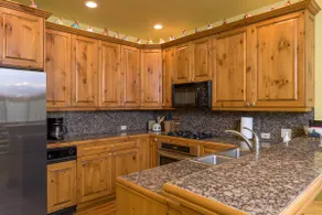 Summit Lodge At Arrowhead Resort Amenities - Image 5
