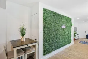Royal living with Green Wall & King Chair-Near DT! - Image 2
