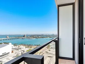 High-Floor Studio with Best City View in Miami - Image 5