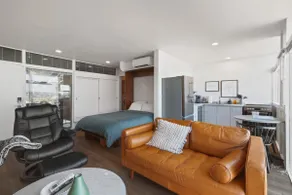 Downtown Views, FREE Parking, Travel Pro Ready! - Image 5