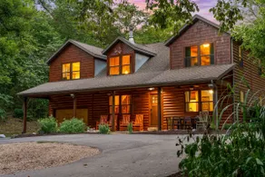 Serve,soak & stay luxe on 15 acres-private hot tub - Image 2