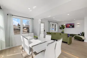 Elegant 4BR Lakefront Retreat-Ready For Long-Stay - Image 2