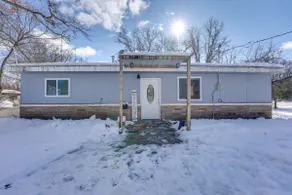 Pet-friendly Retreat: Over 3 Acres in Baldwin! - Image 3