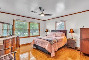 Cushman Court | MSU + Downtown in One Stay - Image 2