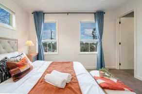 Prestige 4-Bed Luxury Home in Ashburton - Image 5