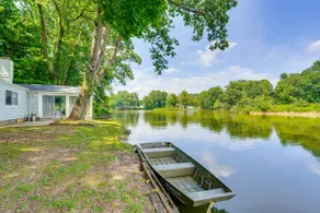 Cozy House on Meadowbrook Lake: Serene, Scenic! - Image 2