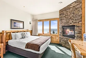 Majestic Lake Views | 2BR w/King Suite | Pools - Image 5
