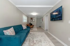 Stylish 4 bed, 3 bath Home Close To Airport - Image 4