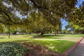 James On The Park - Image 5
