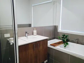 The Hannah House – Modern Comfort in the Heart of - Image 4