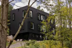 The Black House | Modern Stowe Mountain Retreat - Image 5
