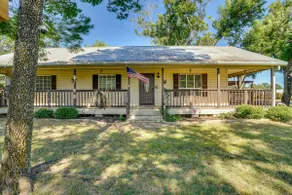 Peace, Space & Starry Nights: Ranch Home in Azle - Image 4