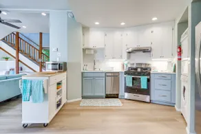 < 1 Mi to Lake Washington: Peaceful Apt in Kenmore - Image 2
