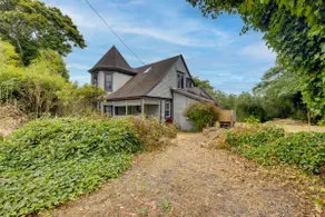 Walk to Main Avenue: Cozy Unit in Warrenton - Image 3
