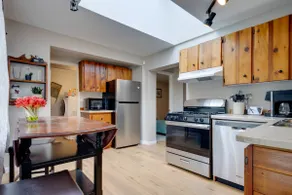 Walk to Main Avenue: Cozy Unit in Warrenton - Image 2