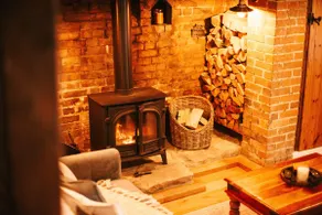 Entire Home in Crawley near Gatwick Airport - Image 3