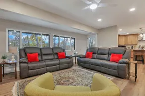 The Golden Retreat| 2 Master Suites| Remodeled - Image 2