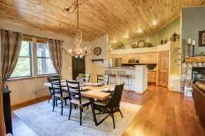 Maple Ridge Retreat in Torreon - Image 4