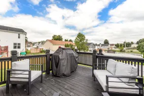 5BR Spacious Family Home w Fire Pit - Image 5