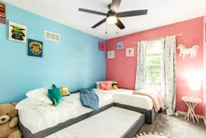 5BR Spacious Family Home w Fire Pit - Image 3