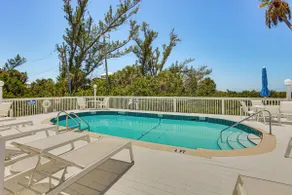 Beachfront Island Condo on Florida Gulf Coast - Image 4