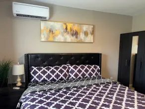 Nice and cozy house with king bed fenced yard - Image 2