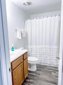 Cozy 1 bed condo with pool - Image 5
