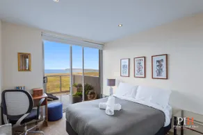 Ocean Views, 2 Bedroom Apartment - Image 5