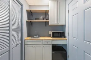Queen Suite w/ Gated Parking • Walk to Harbor - Image 5