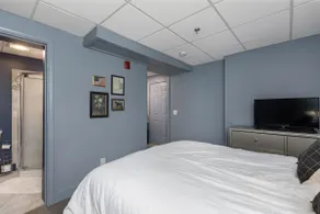 Queen Suite w/ Gated Parking • Walk to Harbor - Image 2