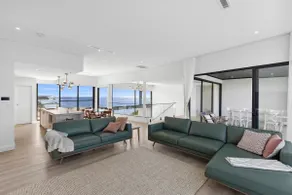 Spacious Ocean View Home | Luma Vista - Image 4