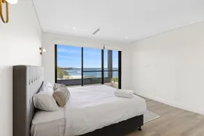 Spacious Ocean View Home | Luma Vista - Image 5