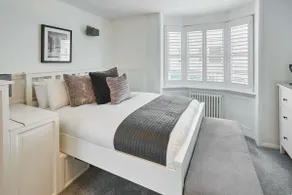 Host & Stay - George Street Retreat - Image 3