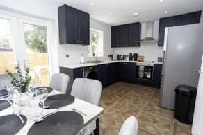 Central Telford Home - Sleeps 8 - Private Parking - Image 3