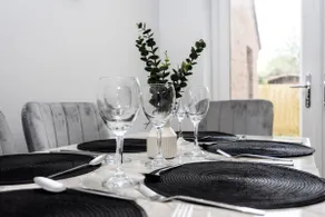 Central Telford Home - Sleeps 8 - Private Parking - Image 2