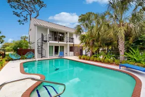 Luxe bay-view escape with private pool, kayak, grill/ice box, & all-new interior - Image 2