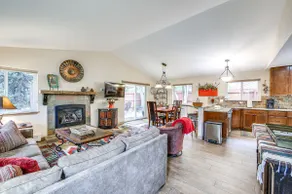 Walk to Ski Shuttle: Dtwn Frisco Gem w/ Fireplace! - Image 5